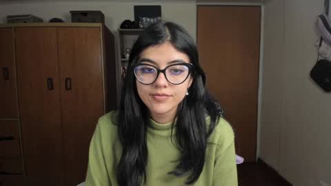 Snapshot of valerie__sky chatting on 12-18-24, 04:20 Val online show from 12-18-24, 04:20