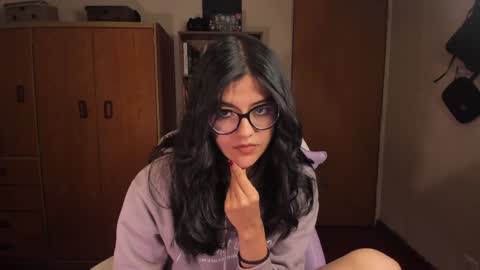 Snapshot of valerie__sky chatting on 01-03-25, 04:00 Val online show from 01-03-25, 04:00