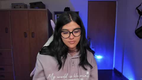 Snapshot of valerie__sky chatting on 01-24-25, 01:35 Val online show from 01-24-25, 01:35