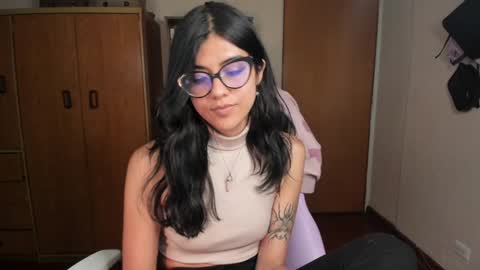 Snapshot of valerie__sky chatting on 02-06-25, 02:55 Val online show from 02-06-25, 02:55