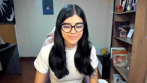 Snapshot of valerie__sky chatting on 02-26-25, 02:48 Val online show from 02-26-25, 02:48
