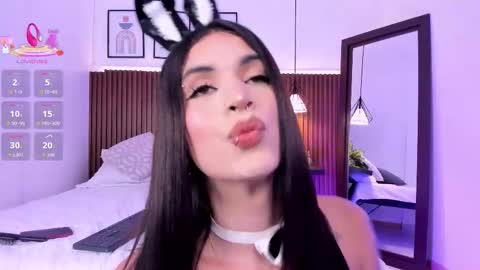 Snapshot of valerie_evannss chatting on 09-30-25, 08:36 valery online show from 09-30-25, 08:36