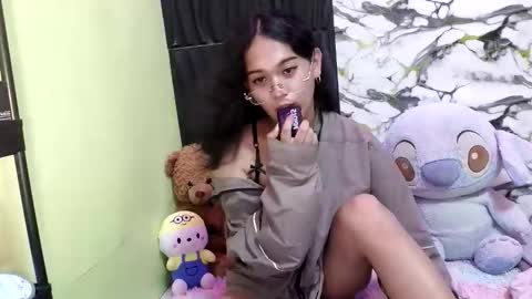 Snapshot of valerie_lure chatting on 06-04-26, 10:54 addy online show from 06-04-26, 10:54