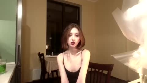 Snapshot of valerie_mooon chatting on 02-14-25, 08:37 Kristi moony online show from 02-14-25, 08:37