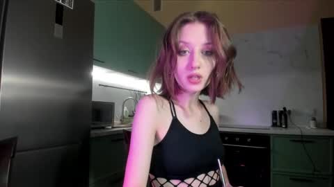 Snapshot of valerie_mooon chatting on 02-18-25, 10:58 Kristi moony online show from 02-18-25, 10:58