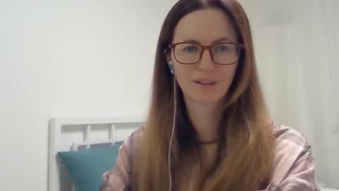 valerie_rose777 online show from 10-19-25, 06:30