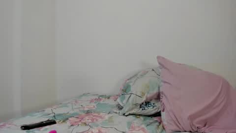 Snapshot of valerie_rouse chatting on 02-13-26, 09:44 Valerie online show from 02-13-26, 09:44