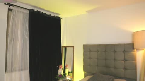 Snapshot of valeriebony chatting on 01-10-25, 04:01 Valerie Style3 online show from 01-10-25, 04:01