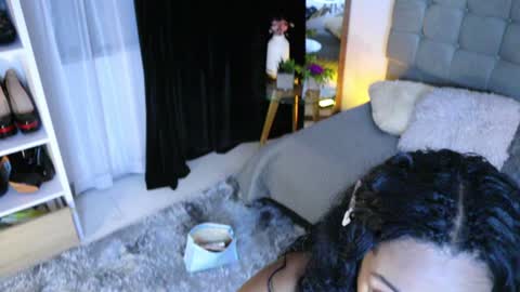 Snapshot of valeriebony chatting on 01-16-25, 04:17 Valerie Style3 online show from 01-16-25, 04:17