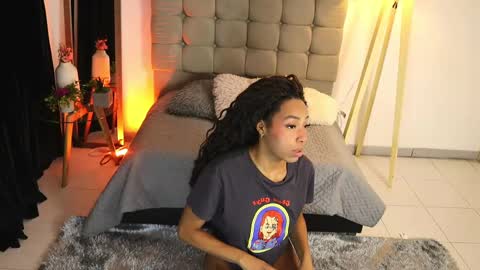 Snapshot of valeriebony chatting on 03-10-25, 03:45 Valerie Style3 online show from 03-10-25, 03:45