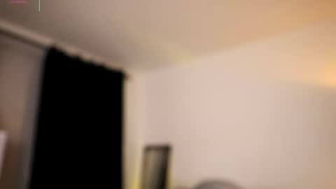 Snapshot of valeriebony chatting on 09-12-25, 04:01 Valerie Style3 online show from 09-12-25, 04:01