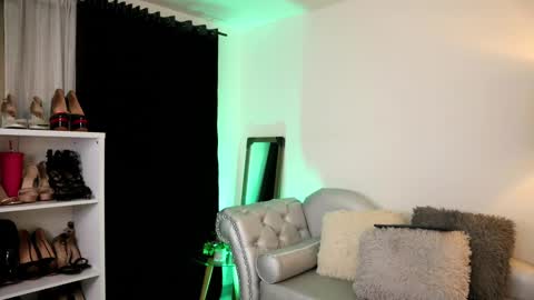 Snapshot of valeriebony chatting on 10-09-25, 04:54 Valerie Style3 online show from 10-09-25, 04:54