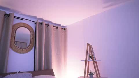 Snapshot of valeriebony chatting on 11-10-25, 04:00 Valerie Style3 online show from 11-10-25, 04:00