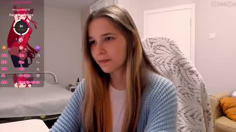 Snapshot of valeriebubbles chatting on 10-08-25, 04:37 Valerie online show from 10-08-25, 04:37