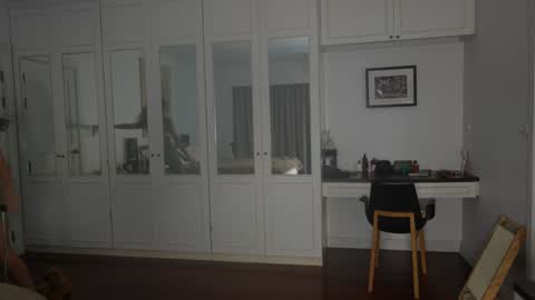 Valerie online show from 09-17-25, 01:51