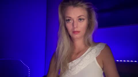 Valerie  online show from 09-09-25, 07:24