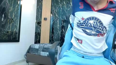 Snapshot of valerihot_1 chatting on 06-07-26, 02:37 VALERIO online show from 06-07-26, 02:37