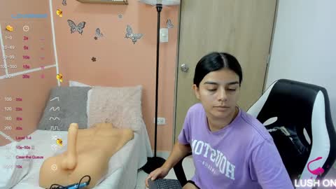 Snapshot of valerihouse chatting on 12-31-24, 08:34 Juli C online show from 12-31-24, 08:34