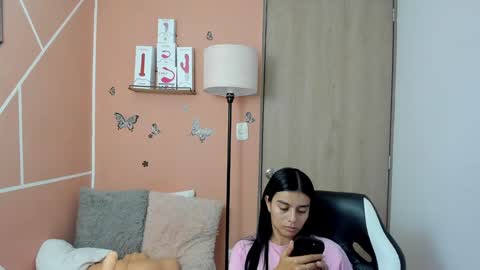 Snapshot of valerihouse chatting on 01-30-25, 10:08 Juli C online show from 01-30-25, 10:08
