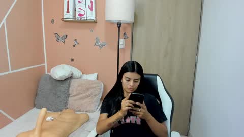 Snapshot of valerihouse chatting on 02-01-25, 08:26 Juli C online show from 02-01-25, 08:26