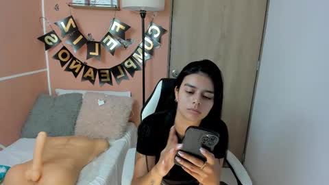 Snapshot of valerihouse chatting on 02-19-25, 11:36 Juli C online show from 02-19-25, 11:36