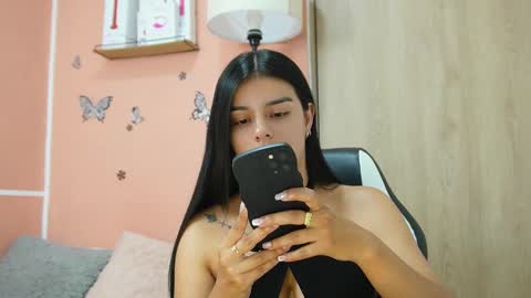 Snapshot of valerihouse chatting on 02-28-25, 07:46 Juli C online show from 02-28-25, 07:46