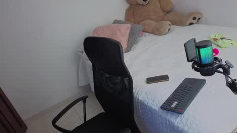 Snapshot of valerihouse_ chatting on 06-02-26, 01:18 valerihouse_ online show from 06-02-26, 01:18