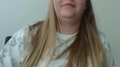 Snapshot of valerivane chatting on 11-27-25, 08:05 Valery online show from 11-27-25, 08:05