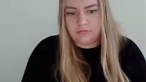 Snapshot of valerivane chatting on 11-29-25, 08:17 Valery online show from 11-29-25, 08:17