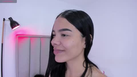 Snapshot of valery__nova chatting on 10-25-25, 04:24 Cris online show from 10-25-25, 04:24