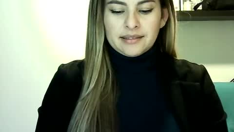 Snapshot of valery__rouse_ chatting on 07-15-26, 02:06 Valery online show from 07-15-26, 02:06