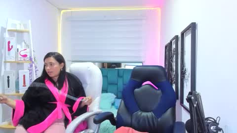 valery_bonnet1 online show from 10-20-25, 11:38