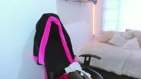 valery_bonnet1 online show from 11-08-25, 07:34