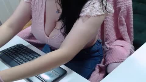 Snapshot of valery_cute_18 chatting on 09-24-25, 11:35 valery cute 18 online show from 09-24-25, 11:35