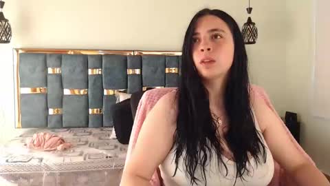 Snapshot of valery_cute_18 chatting on 10-14-25, 12:06 valery cute 18 online show from 10-14-25, 12:06