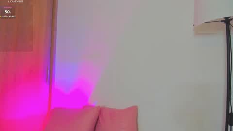 Snapshot of valery_kils chatting on 10-26-25, 10:58 VALERY online show from 10-26-25, 10:58