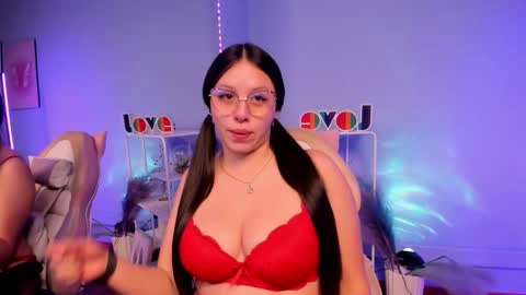 Snapshot of valery_palmerr chatting on 12-15-25, 11:36 Valery online show from 12-15-25, 11:36