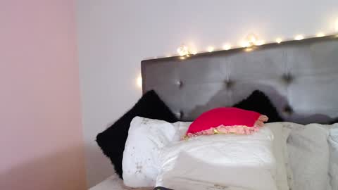 Snapshot of valery_rioss chatting on 01-11-25, 08:11 Ana Paula online show from 01-11-25, 08:11