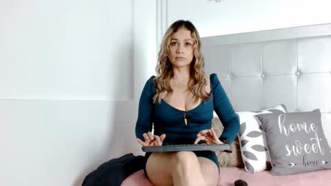 valery_roche online show from 10-21-25, 01:56