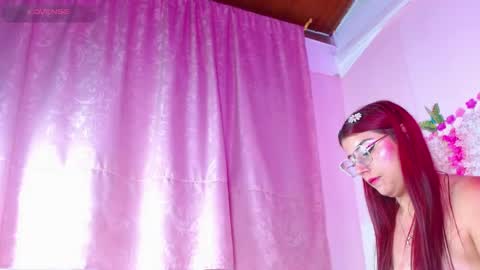 Snapshot of valeryblaze_ chatting on 05-27-26, 01:57 Valery online show from 05-27-26, 01:57