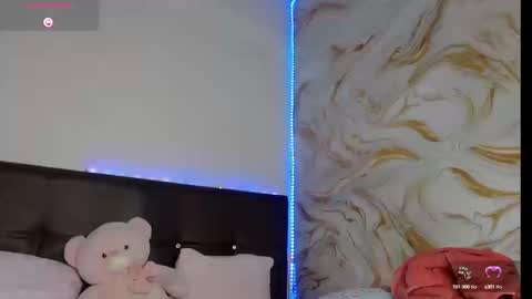 Snapshot of valeryfoxx1 chatting on 09-19-25, 05:09 ValeryFox online show from 09-19-25, 05:09