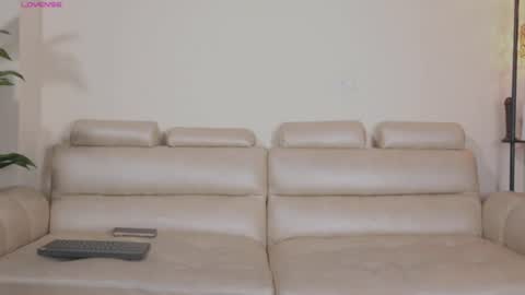 Snapshot of valeryn69_ chatting on 06-23-26, 02:04 Valery online show from 06-23-26, 02:04