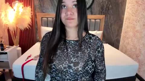 Snapshot of valeryshadey chatting on 11-28-25, 08:55 Valerie Shadey online show from 11-28-25, 08:55