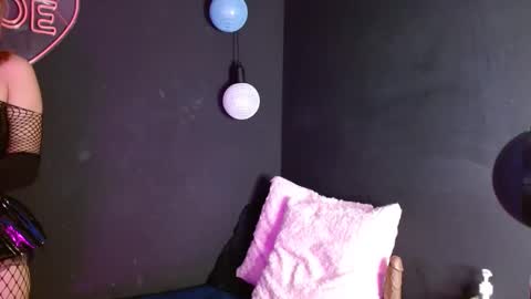 zoe online show from 10-03-25, 01:52