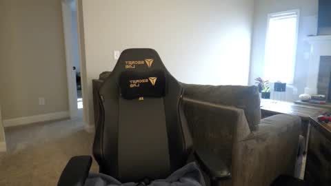 Snapshot of valerysquirt_19 chatting on 01-18-26, 03:27 valerie online show from 01-18-26, 03:27