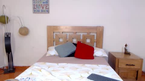 Sofia online show from 10-15-25, 11:27