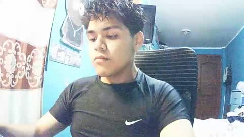 Snapshot of valesh20 chatting on 01-12-26, 05:12 Valesh19 online show from 01-12-26, 05:12