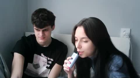 Snapshot of valesios chatting on 11-25-25, 10:04 valesios online show from 11-25-25, 10:04