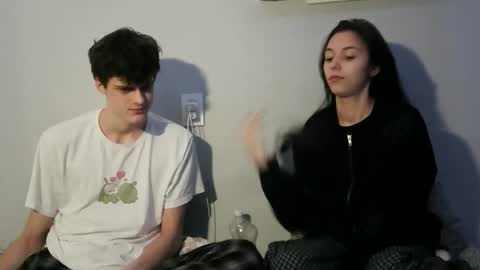 Snapshot of valesios chatting on 12-20-25, 11:23 valesios online show from 12-20-25, 11:23