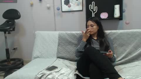 Snapshot of valevicious chatting on 02-21-25, 07:32 valevicious online show from 02-21-25, 07:32